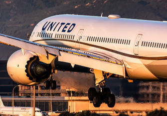 N12004 - United Airlines Boeing 787-10 Dreamliner