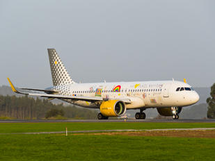 EC-NAJ - Vueling Airlines Airbus A320 NEO