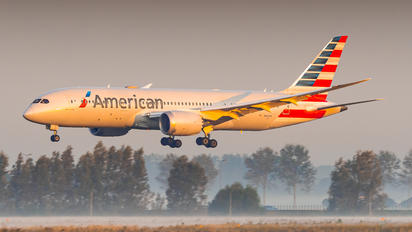 N812AA - American Airlines Boeing 787-8 Dreamliner