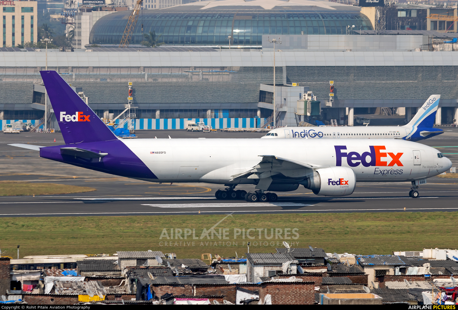 FedEx Federal Express N850FD aircraft at Mumbai - Chhatrapati Shivaji Intl