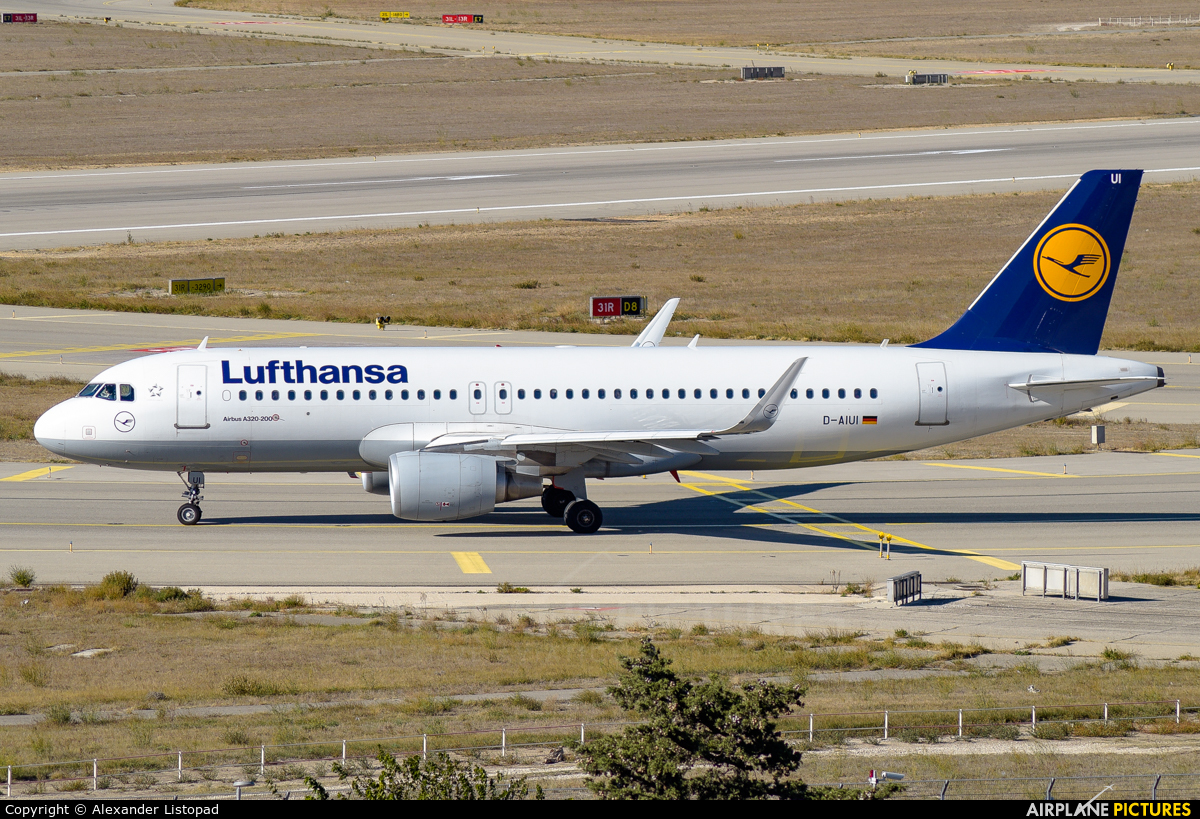 Lufthansa D-AIUI aircraft at Marseille Provence