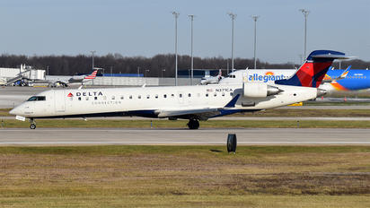 N671CA - Delta Connection Bombardier CRJ-700 
