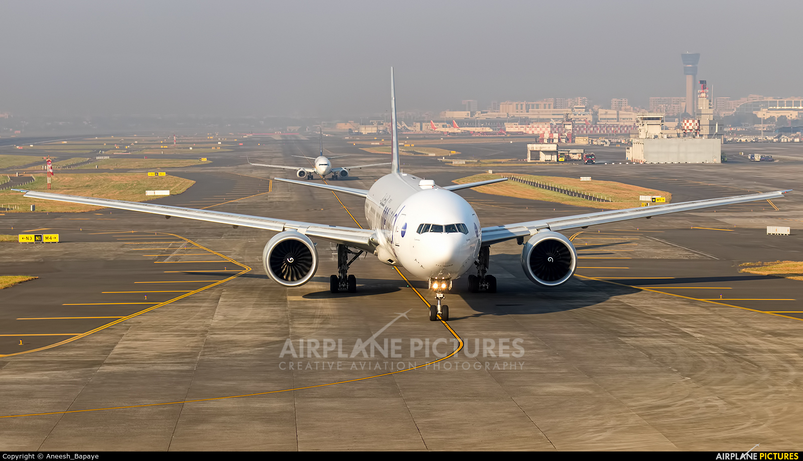 Qatar Airways A7-BAF aircraft at Mumbai - Chhatrapati Shivaji Intl