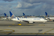 United Airlines N33292 image
