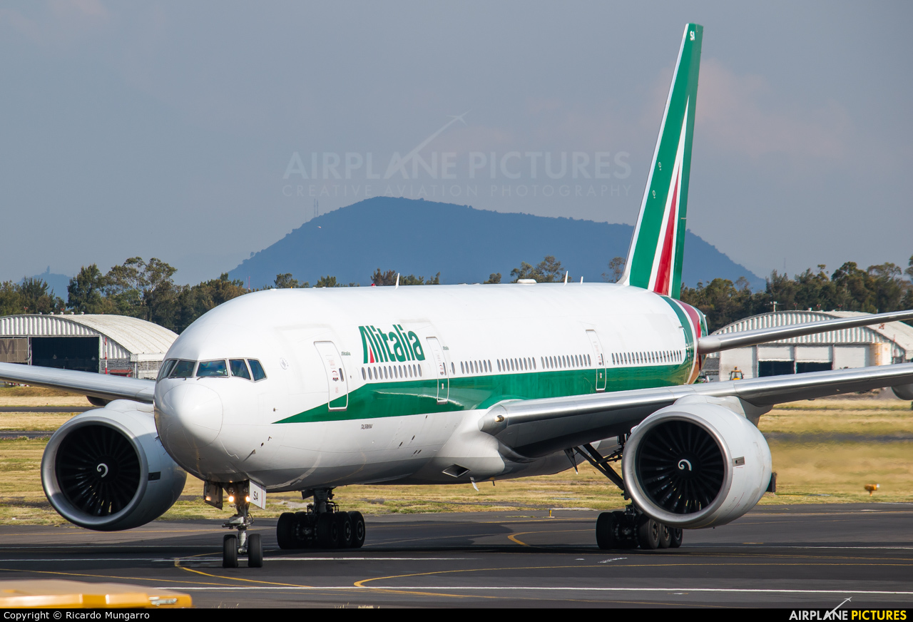 Alitalia EI-ISA aircraft at Mexico City - Licenciado Benito Juarez Intl