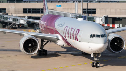 A7-BEB - Qatar Airways Boeing 777-300ER