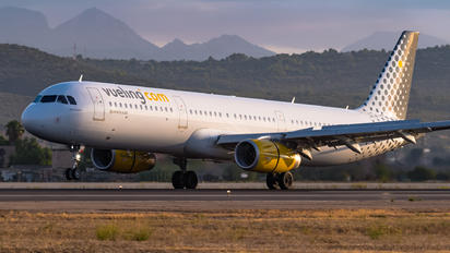 EC-MQB - Vueling Airlines Airbus A321