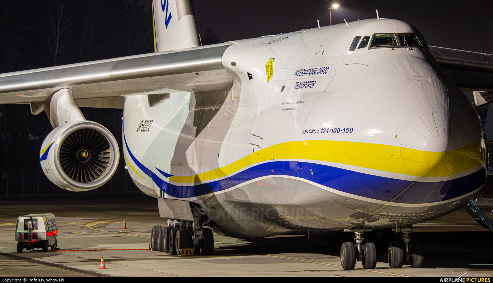 Antonov Airlines /  Design Bureau UR-82072 aircraft at Katowice - Pyrzowice
