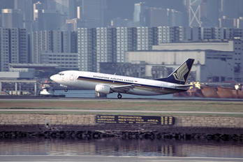 9V-SQZ - Singapore Airlines Cargo Boeing 737-300F