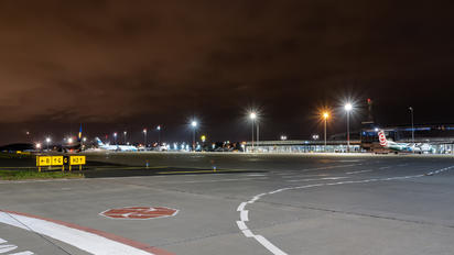 EPPO - - Airport Overview - Airport Overview - Apron