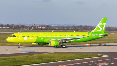 OE-IOG - S7 Airlines Airbus A321