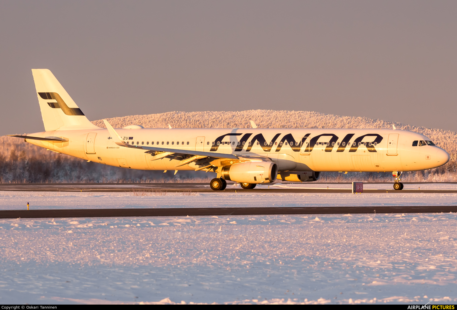 Finnair OH-LZU aircraft at Kittilä