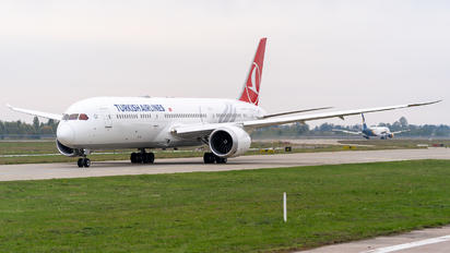 TC-LLC - Turkish Airlines Boeing 787-9 Dreamliner