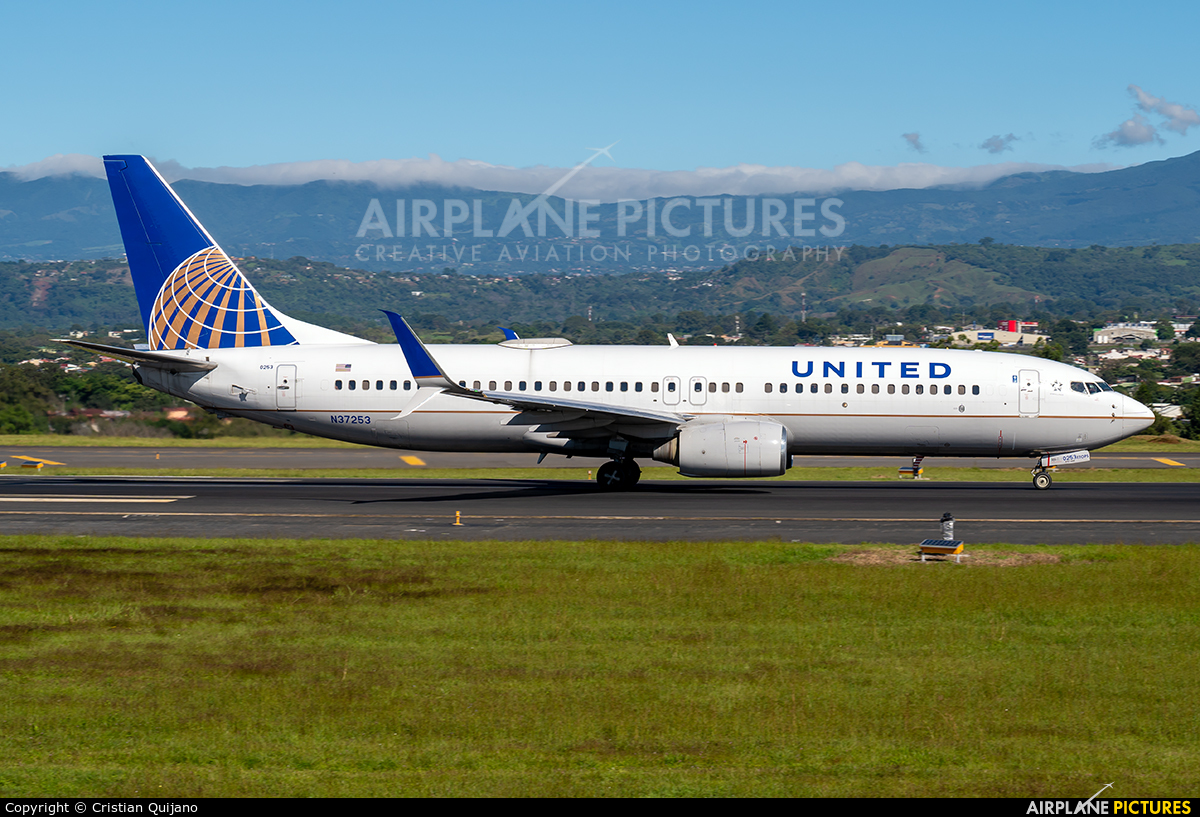 United Airlines N37253 aircraft at San Jose - Juan Santamaría Intl
