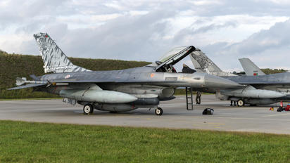 15106 - Portugal - Air Force General Dynamics F-16A Fighting Falcon