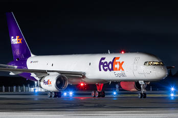 N915FD - FedEx Federal Express Boeing 757-200F