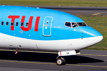 OO-TUX - TUI Airlines Belgium Boeing 737-800