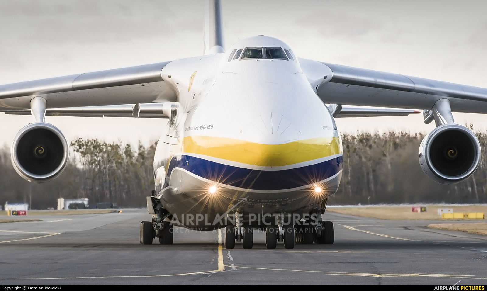 Antonov Airlines /  Design Bureau UR-82072 aircraft at Wrocław - Copernicus