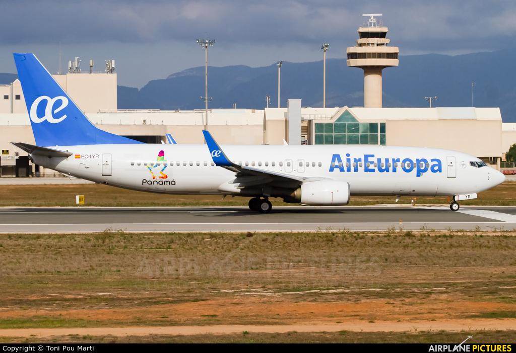 Air Europa EC-LYR aircraft at Palma de Mallorca