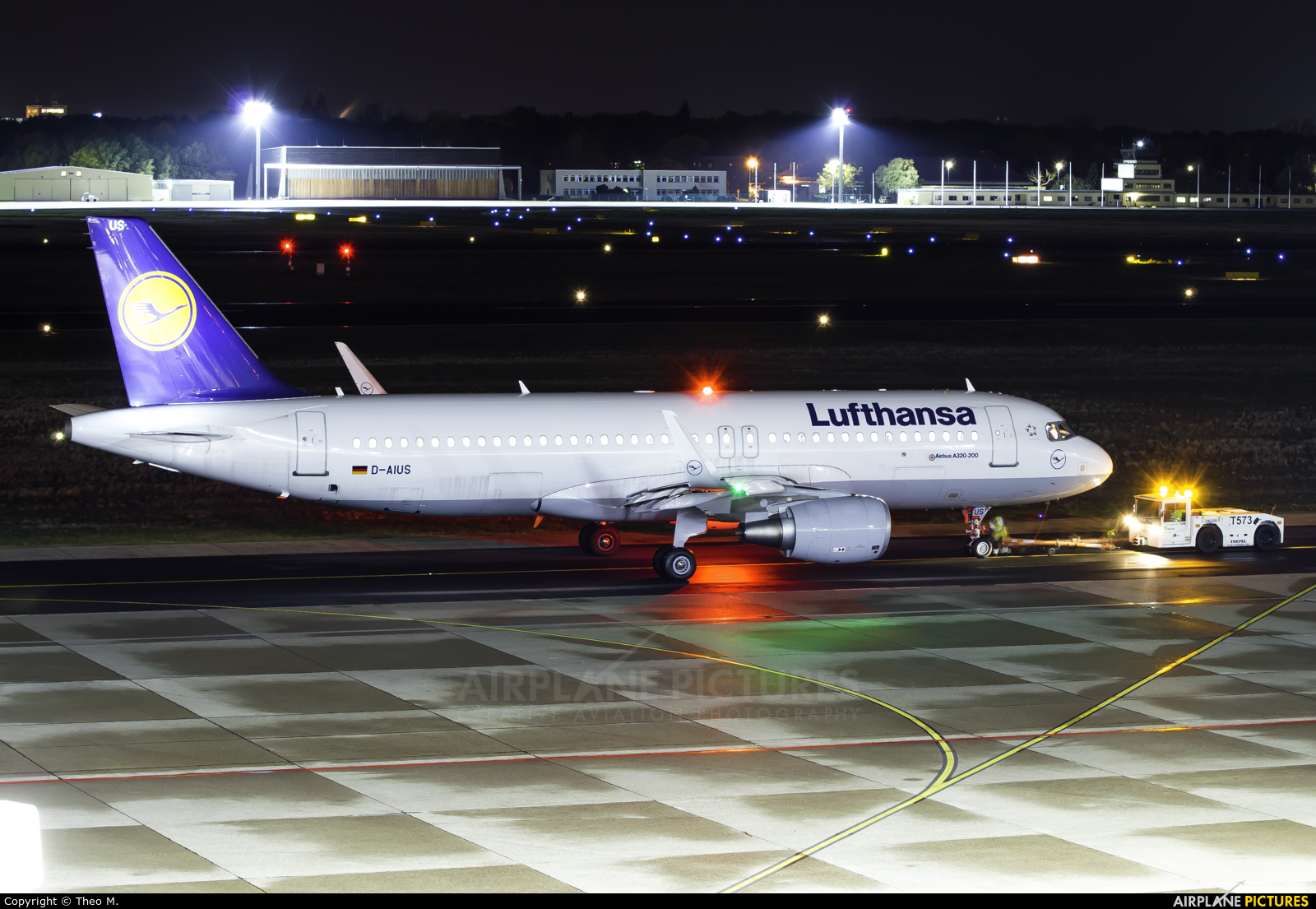 Lufthansa D-AIUS aircraft at Berlin - Tegel
