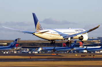 N38950 - United Airlines Boeing 787-9 Dreamliner