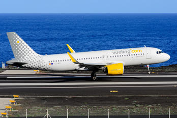 EC-NFI - Vueling Airlines Airbus A320 NEO