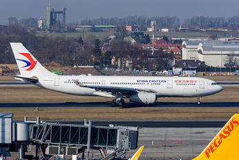 B-5936 - China Eastern Airlines Airbus A330-200