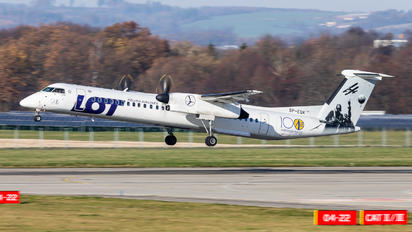 SP-EQK - LOT - Polish Airlines de Havilland Canada DHC-8-402Q Dash 8