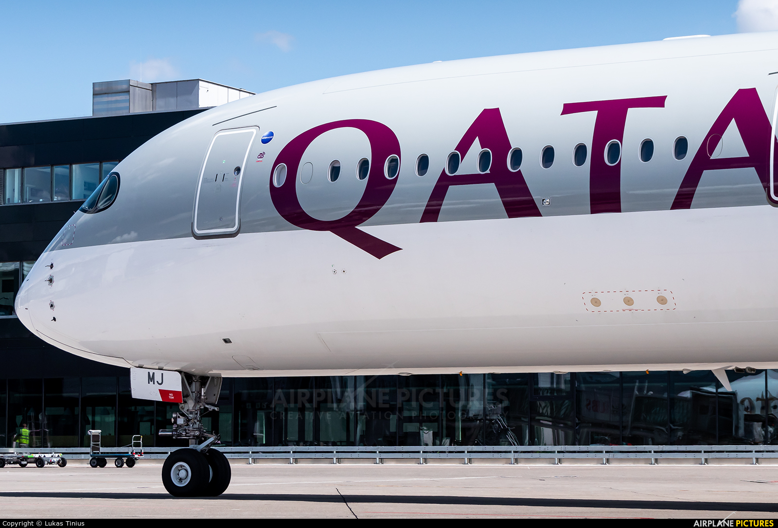 Qatar Airways A7-AMJ aircraft at Zurich