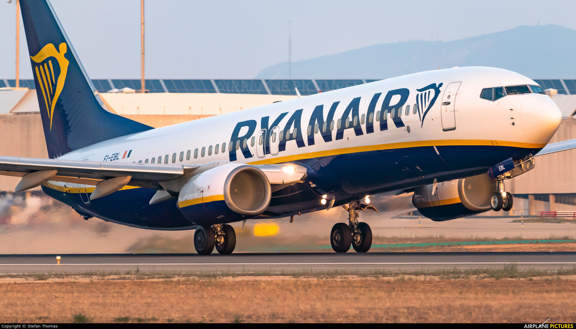 Ryanair EI-EBL aircraft at Palma de Mallorca