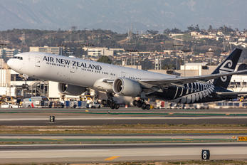 ZK-OKS - Air New Zealand Boeing 777-300ER