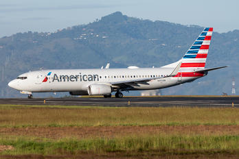 N882NN - American Airlines Boeing 737-800