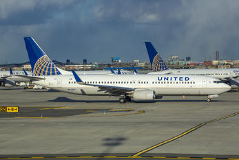 N87507 - United Airlines Boeing 737-800