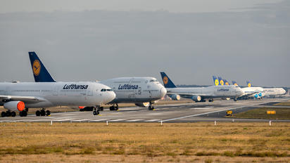 - - Lufthansa - Airport Overview - Runway, Taxiway