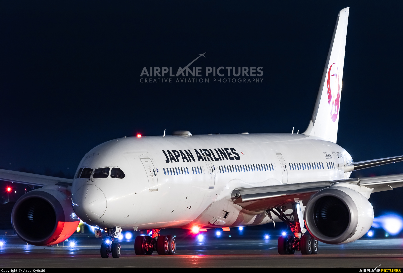 JAL - Japan Airlines JA861J aircraft at Helsinki - Vantaa