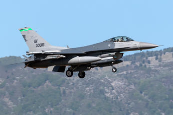 89-2035 - USA - Air Force General Dynamics F-16CG Night Falcon