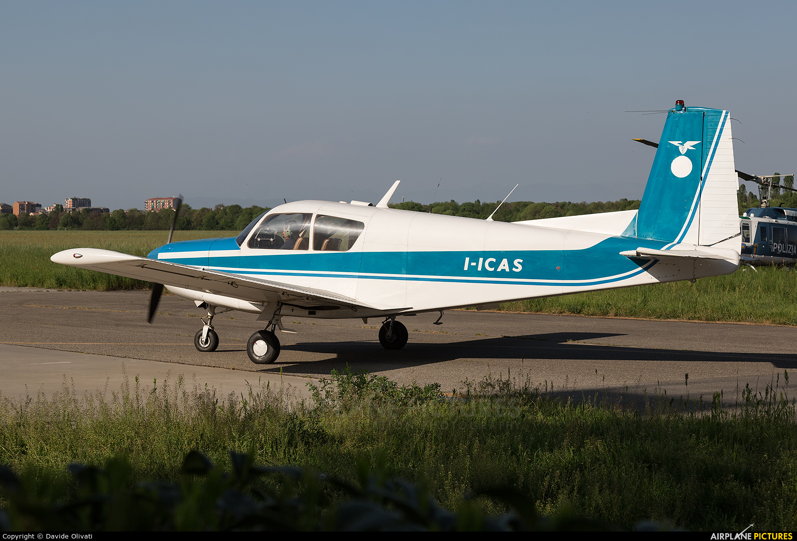 Private I-ICAS aircraft at Milan - Bresso