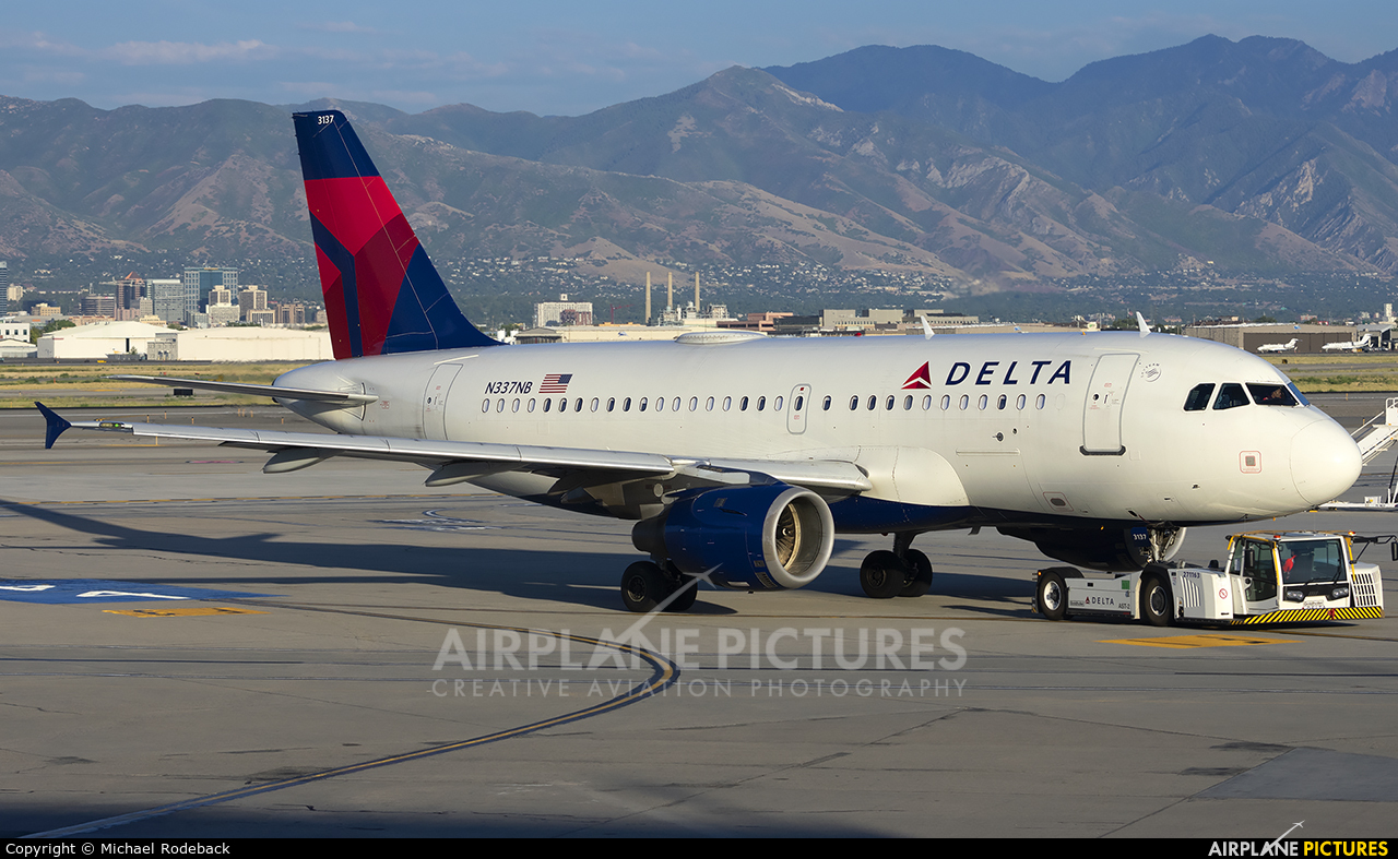 Delta Air Lines N337NB aircraft at Salt Lake City