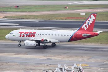PT-TMI - TAM Airbus A319
