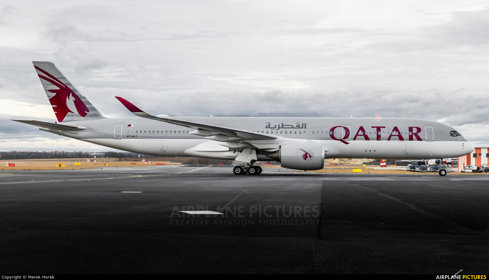 Qatar Airways A7-ALY aircraft at Prague - Václav Havel