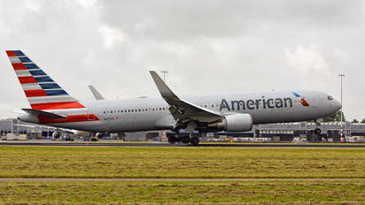 N347AN - American Airlines Boeing 767-300