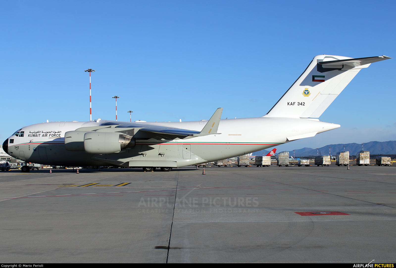 Kuwait - Air Force KAF342 aircraft at Milan - Malpensa