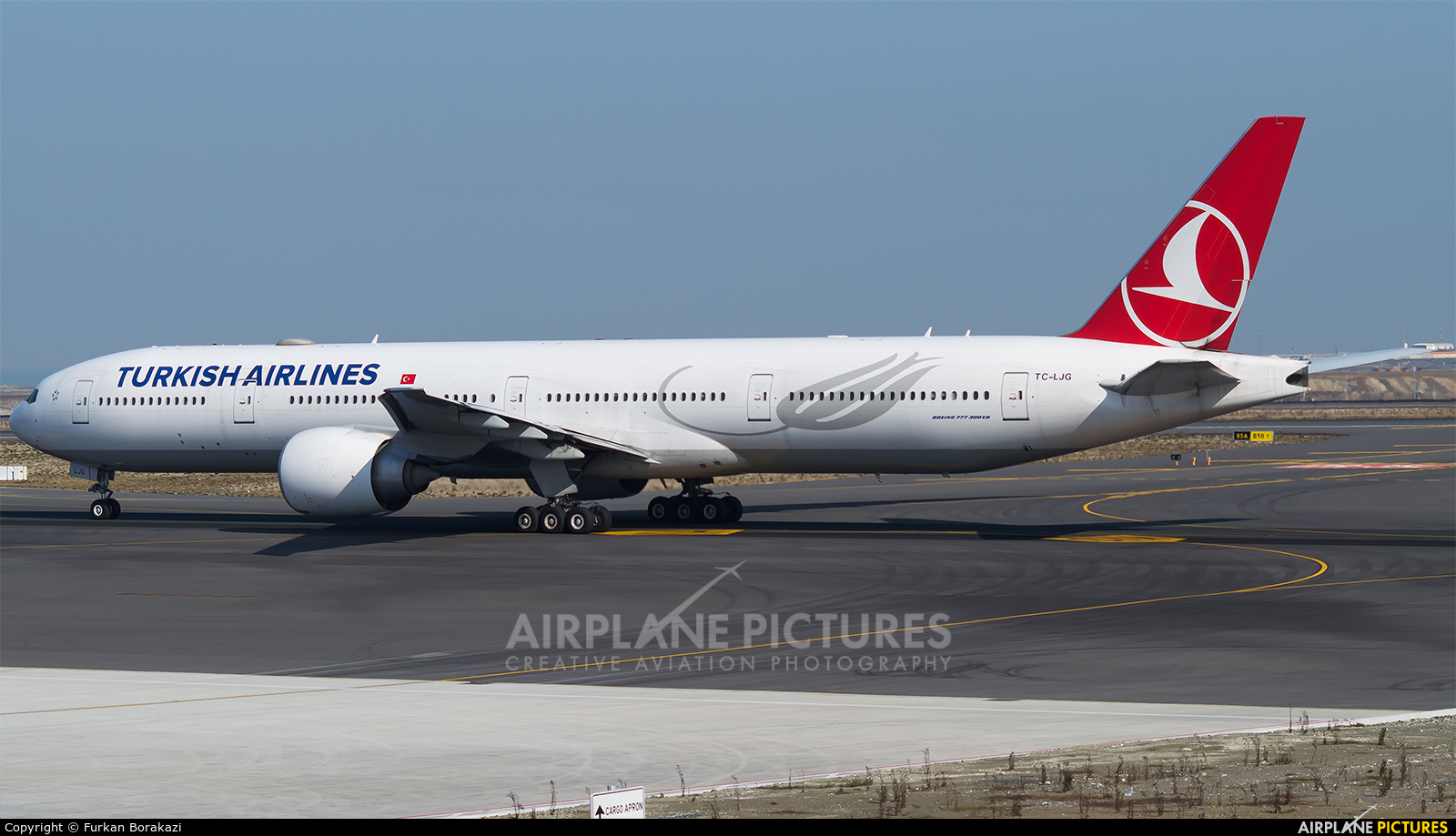 Turkish Airlines TC-LJG aircraft at İstanbul New Airport