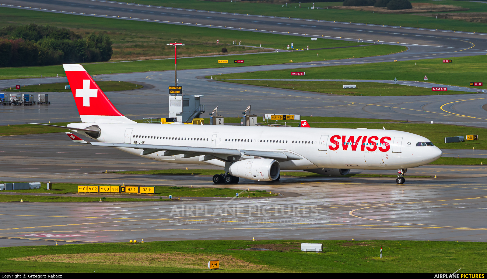 Swiss HB-JHF aircraft at Zurich