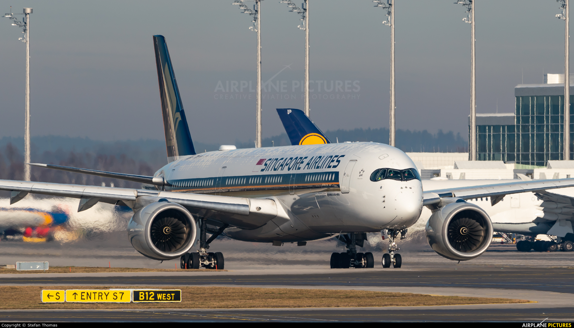 Singapore Airlines 9V-SME aircraft at Munich