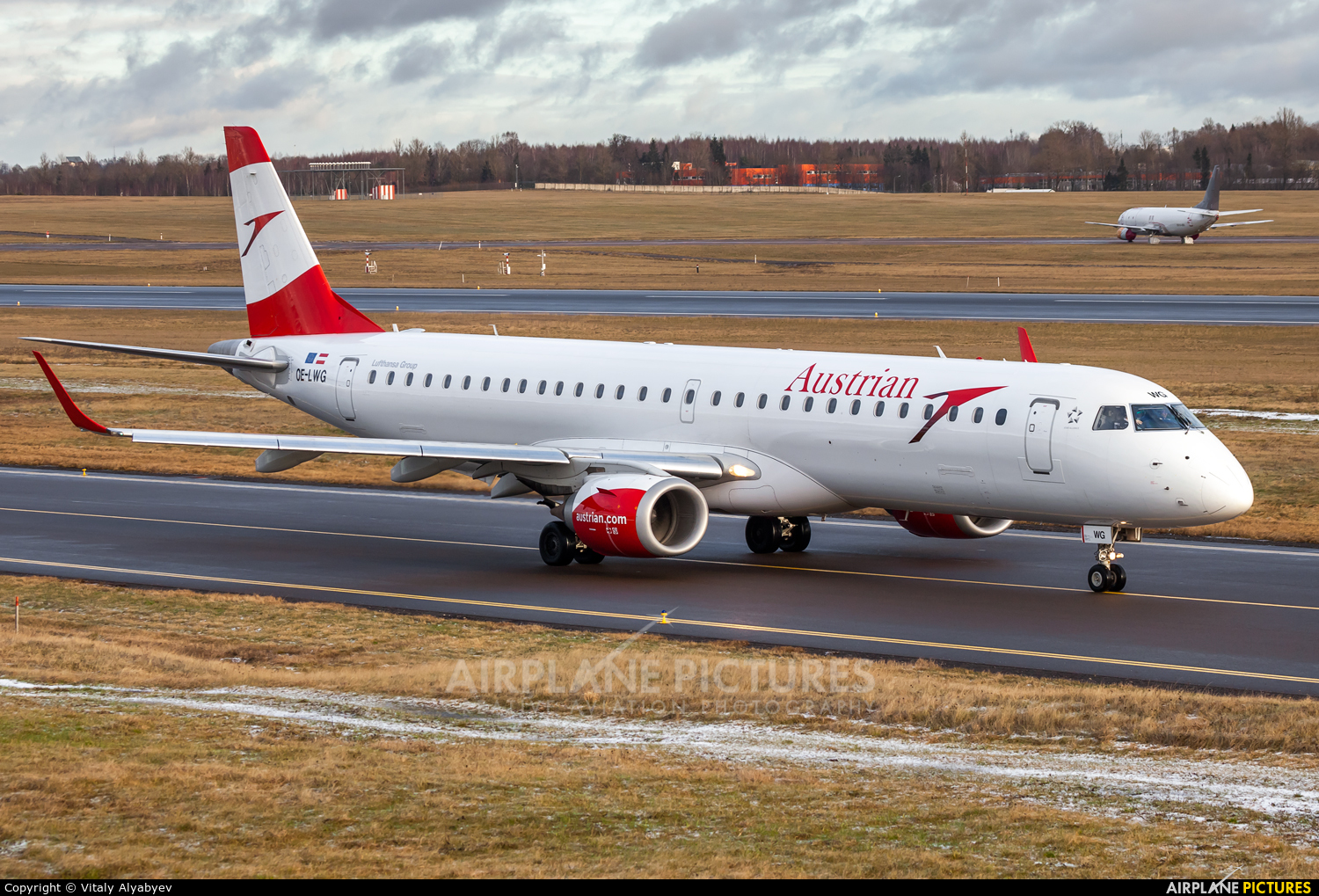 Austrian Airlines/Arrows/Tyrolean OE-LWG aircraft at Vilnius Intl