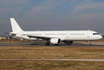 G-POWU - Titan Airways Airbus A321