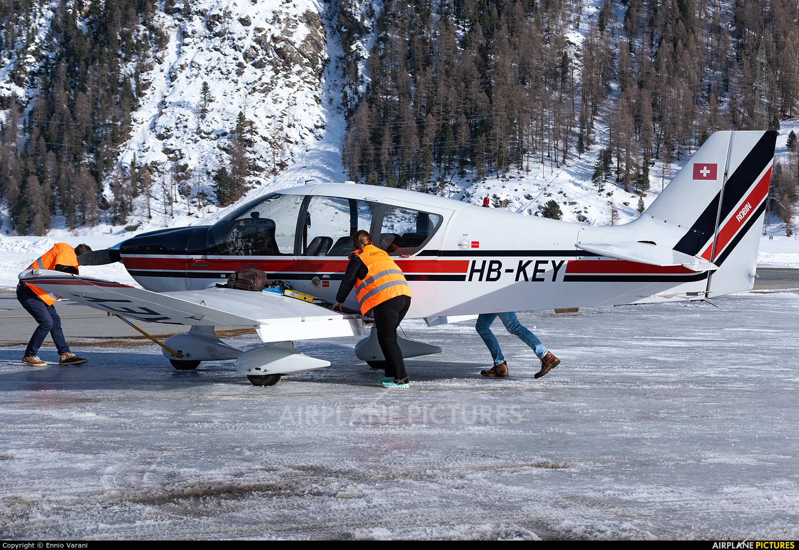 Private HB-KEY aircraft at Samedan - Engadin