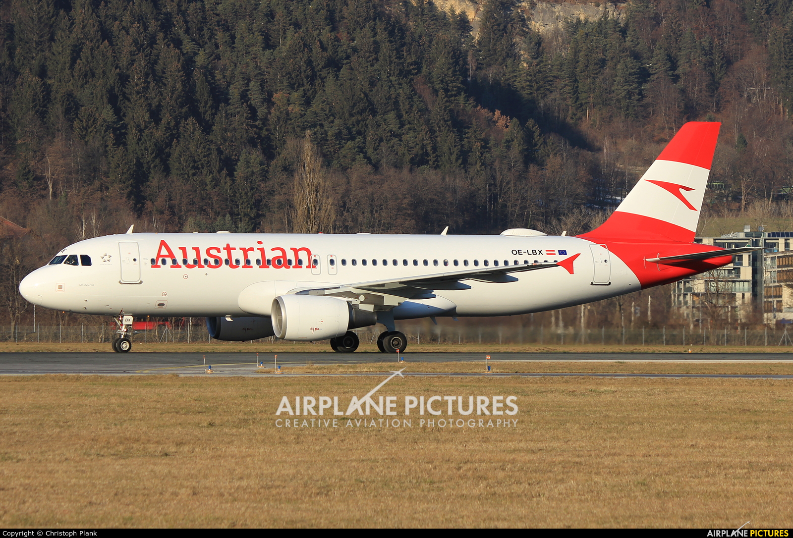 Austrian Airlines/Arrows/Tyrolean OE-LBX aircraft at Innsbruck