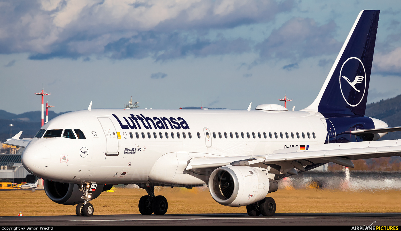 Lufthansa D-AILD aircraft at Linz